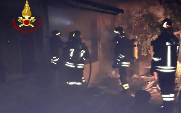 Fuga di gas ed esplosione in una villa al Margine Rosso: un ferito in gravi condizioni