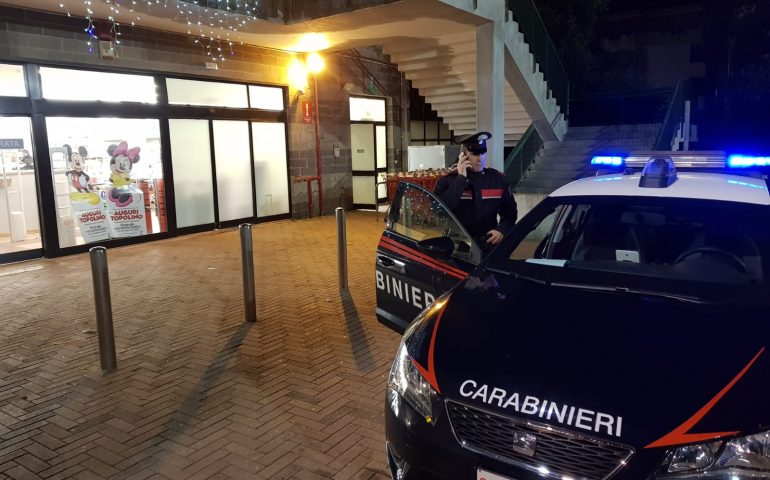 Assemini, rapina a mano armata alla chiusura del Superpan di via Carmine