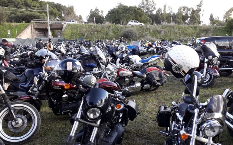 (FOTO) Centinaia di biker da tutta la Sardegna per l’ultimo saluto a Daniele Saiu