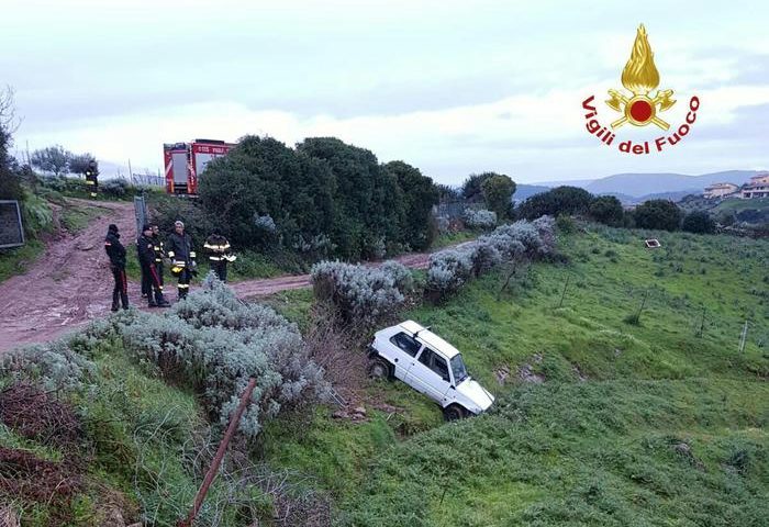 Tragedia a Escalaplano, uomo di 72 anni muore schiacciato dalla propria auto
