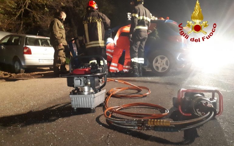 Incidente stradale a Sestu, coinvolta una vettura con impianto Gpl: i Vigili del Fuoco intervengono