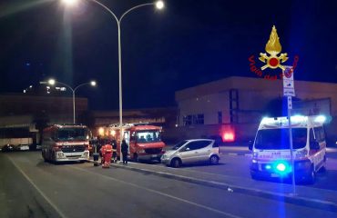 incidente auto ribaltata via po cagliari decimo choc
