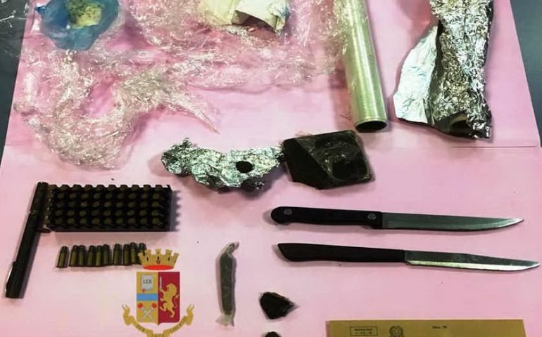 Cagliari, insiste per entrare all’Ospedale Marino a notte fonda: la Polizia gli trova droga e una pistola