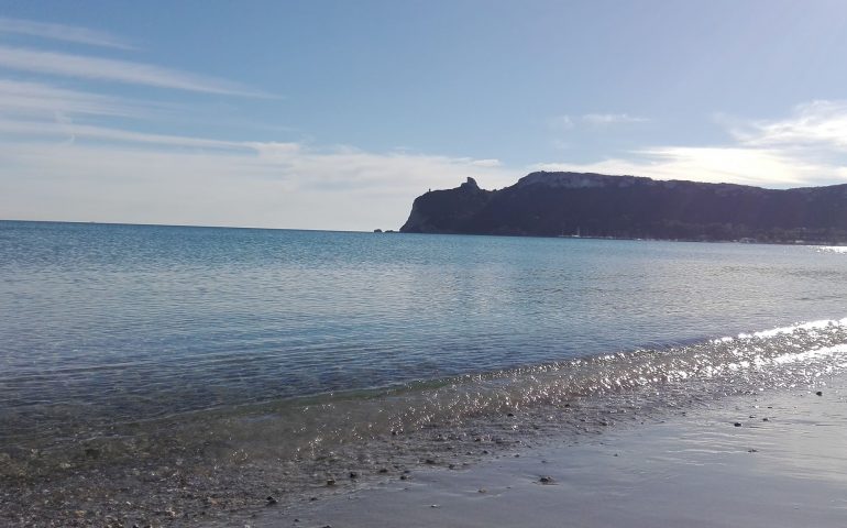 31 Dicembre a Cagliari: un’altra splendida giornata di sole al Poetto (VIDEO)