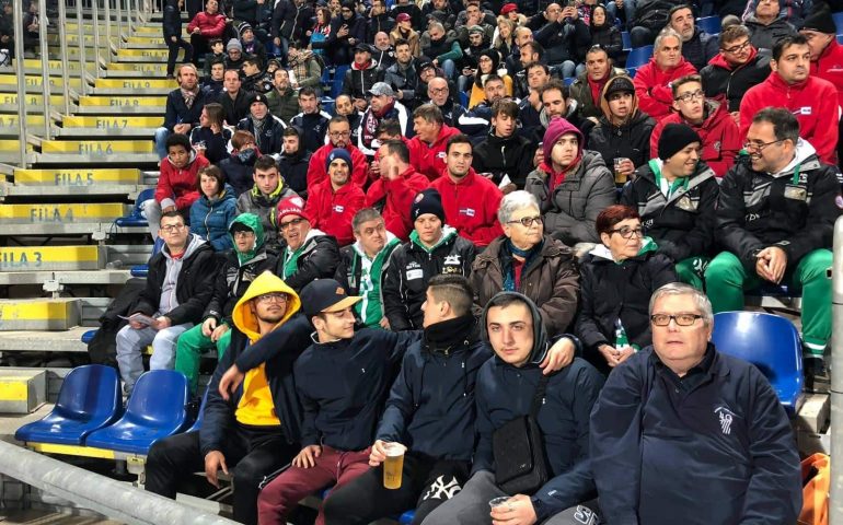 Tutti allo stadio a tifare per il Cagliari: i 50 atleti speciali dopo il quadrangolare si godono la partita