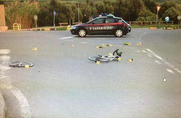 travolge ciclista e scappa carabinieri sinnai