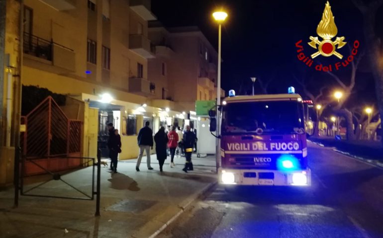 Cagliari: va a fuoco la friggitrice del ristorante “100 Montaditos” in viale Diaz