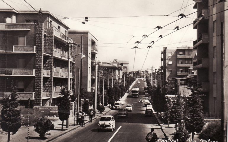 La Cagliari che non c’è più: via Milano in una foto in bianco e nero del 1966
