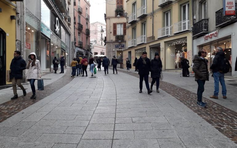 Cagliari, primo weekend di saldi. Dalle vie dello shopping il “bollettino” della Befana