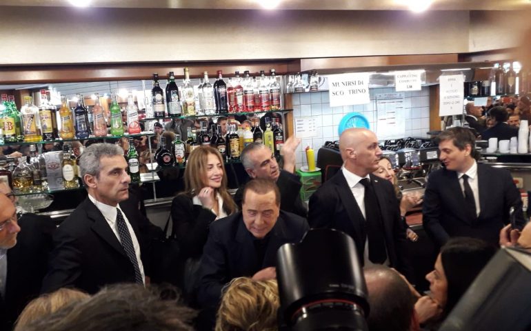 Pirri, caffè e pasta con Silvio: da Mariuccia è tripudio per Berlusconi