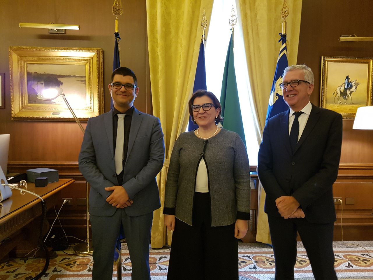 La firma a Roma tra il ministro della Difesa Elisabetta Trenta e il presidente della regione Sardegna Francesco Pigliaru