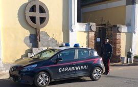 Villasor cimitero danni vandali carabinieri