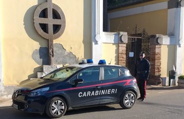 Villasor cimitero danni vandali carabinieri
