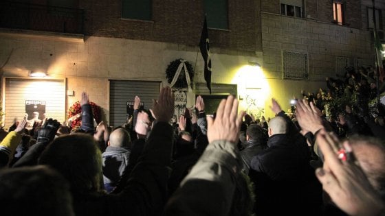 Vergognosa aggressione fascista a Roma contro i giornalisti de L’Espresso