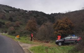 auto in una scarpata Fonni