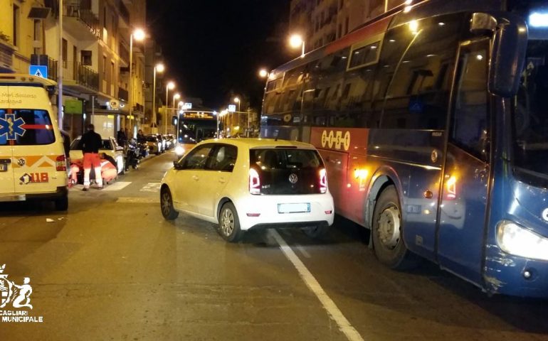Incidente stradale in viale Sant’Avendrace. Coinvolte un’auto e una moto