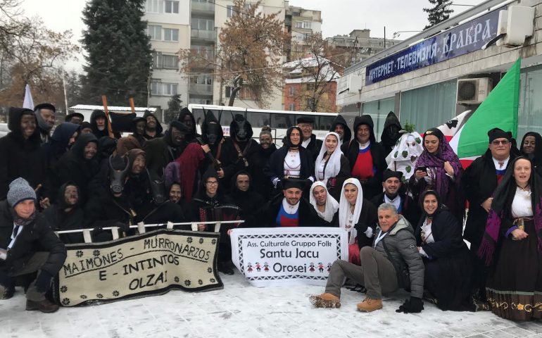 I Gruppi di Olzai e Orosei insieme al Circolo Sardica di Sofia al Carnevale di Pernik in Bulgaria