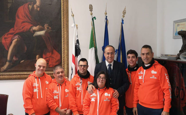 I ragazzi dell’Olimpia: primi a Montecarlo, ricevuti al Comune di Cagliari, si preparano per Barcellona