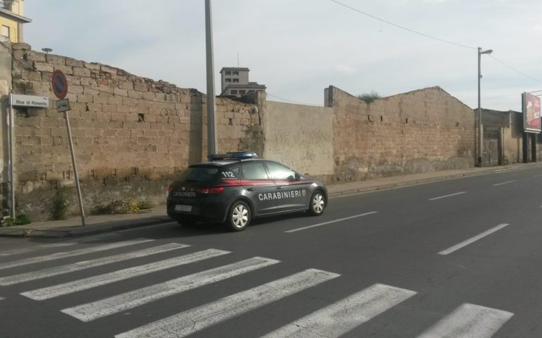 Folle fuga in auto per le vie di Stampace: giovane sperona i carabinieri ma viene fermato