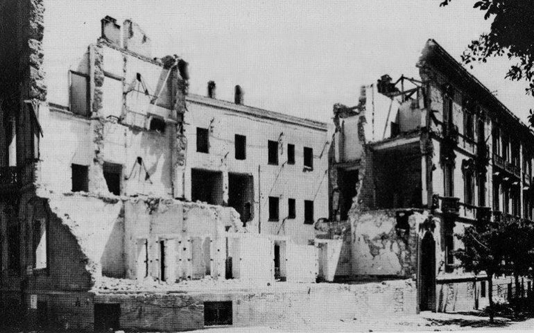 La Cagliari che non c’è più: Palazzo Valdes sventrato dalle bombe nel 1943