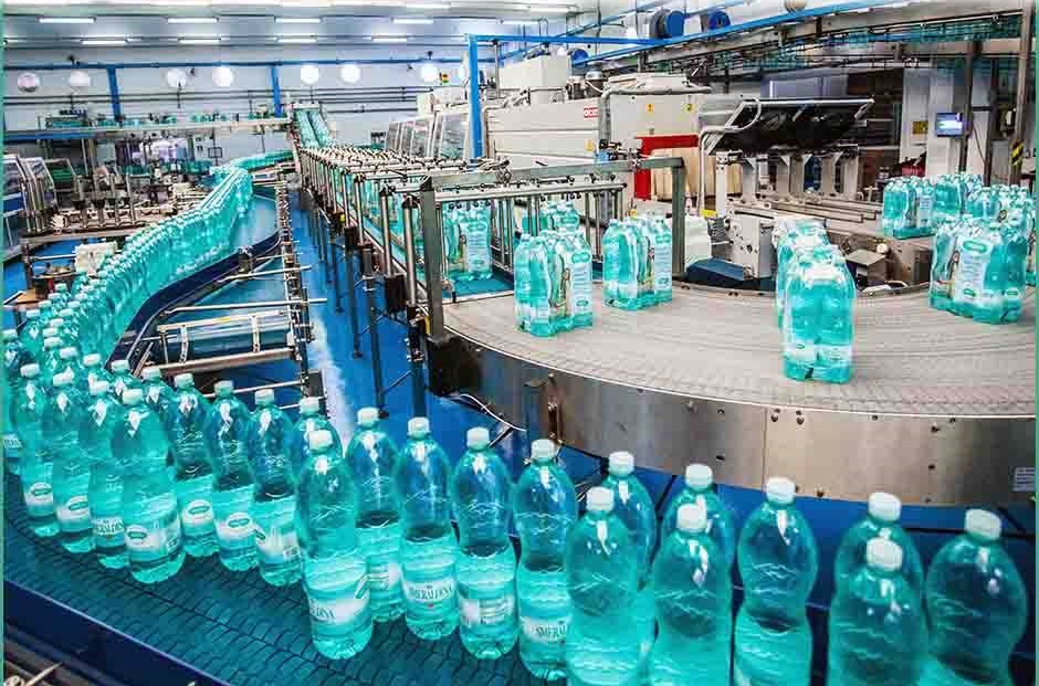 La migliore acqua in bottiglia al mondo? È sarda. Smeraldina premiata negli  Usa | Cagliari - Vistanet