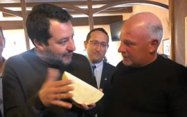 Pecorino e malloreddus Salvini ghiotto di cibo sardo (evd)