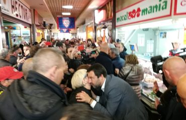 Salvini al mercato di San Benedetto di Cagliari (1)