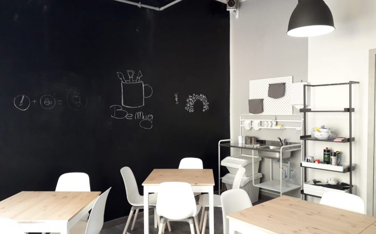 Apre a Cagliari “Be Mug” il primo Ceramic Cafè della Sardegna, un locale non convenzionale per creativi