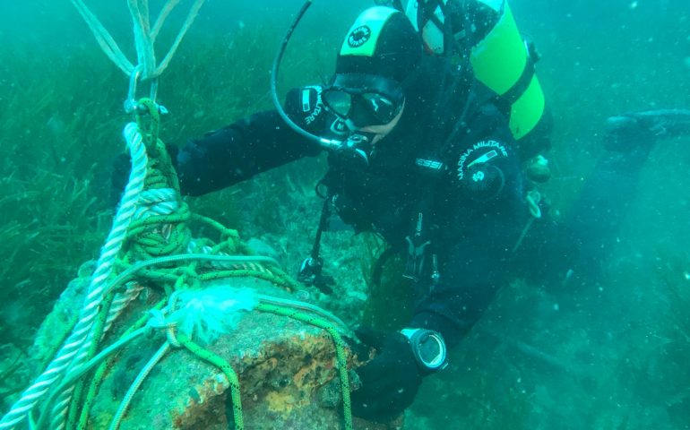 Castelsardo, i palombari della Marina neutralizzano 4 bombe di profondità