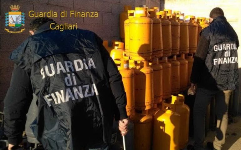 Duemila bombole di gas stoccate in maniera irregolare sequestrate dalla Guardia di Finanza di Cagliari