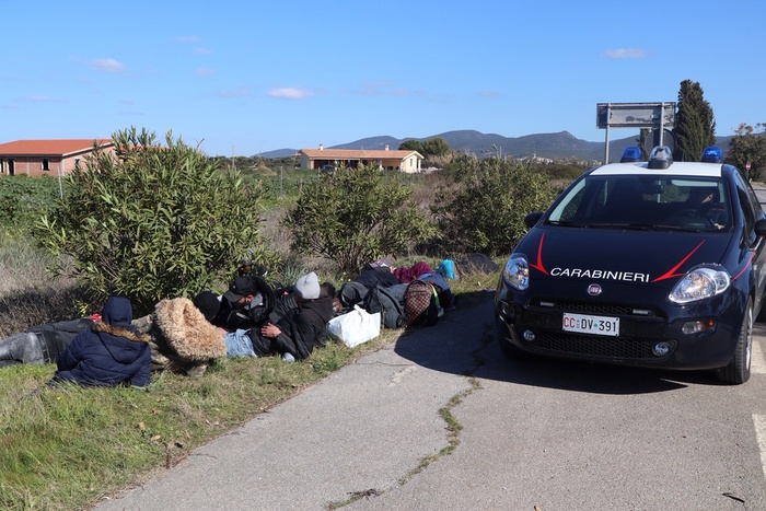 Nuovo sbarco nel Sulcis: a Porto Pino approdano 12 persone