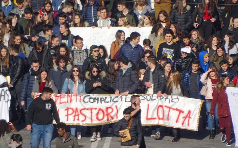 studenti protesta latte foto stefano conti