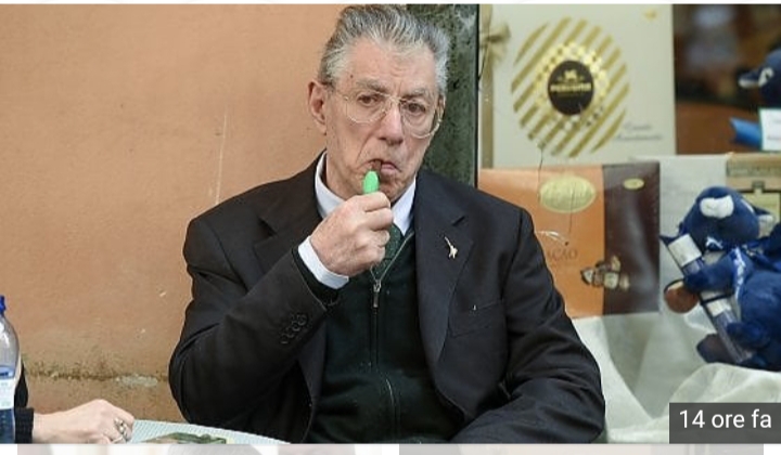 Umberto Bossi ancora in terapia intensiva, rimane grave dopo il ricovero di ieri