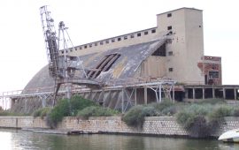 Padiglione Nervi a Cagliari nell'area interessata dal bando per la concessione della banchina est di San Bartolomeo