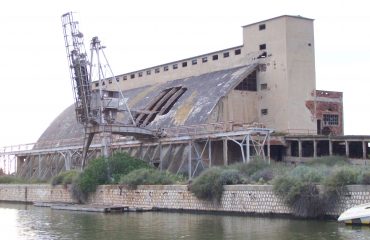 Padiglione Nervi a Cagliari nell'area interessata dal bando per la concessione della banchina est di San Bartolomeo