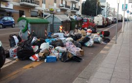 Rifiuti in via San Michele