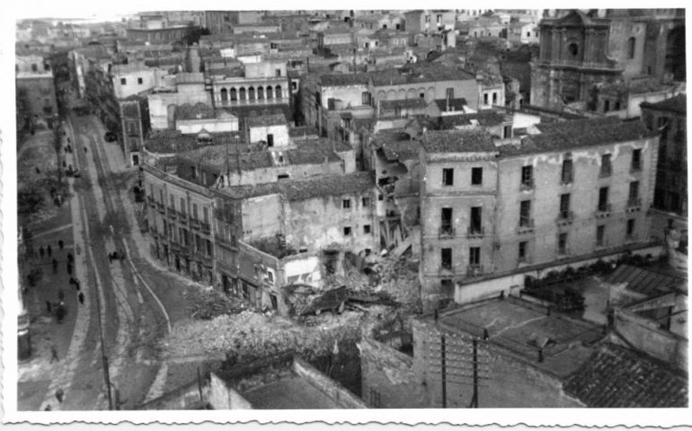 La Cagliari durante i bombardamenti del 1943 raccontata venerdì all’Eleonora d’Arborea