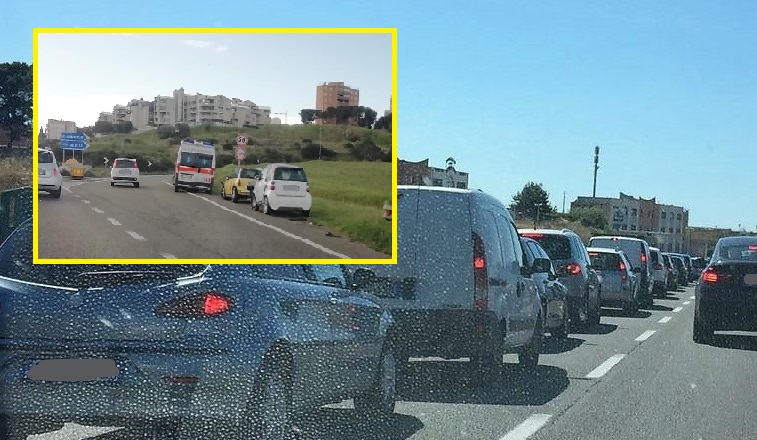 Incidente sulla 131 in direzione Cagliari: traffico completamente paralizzato