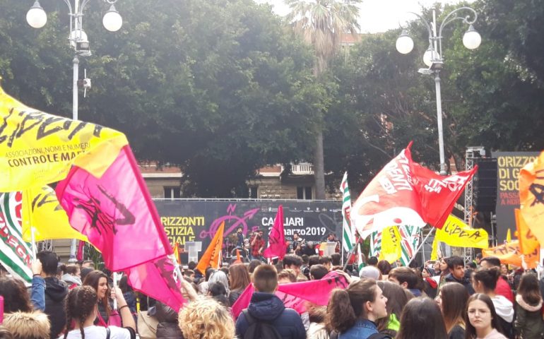 Giornata della memoria delle vittime della mafia: in migliaia anche a Cagliari per ricordarle