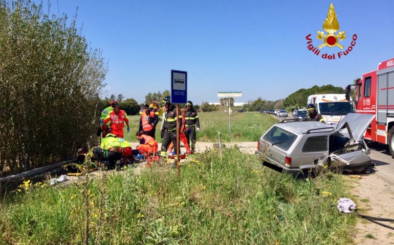 Auto fuori strada sulla SP4 per San Sperate. Ferita una persona