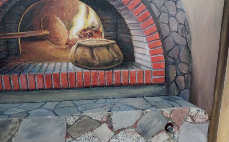 Assemini: sparite le panade in ceramica che decoravano il murale di Pils