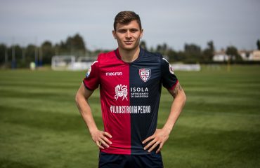 Barella con la maglia speciale