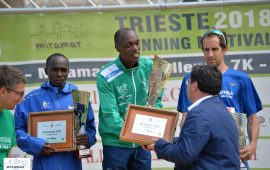 Il podio del Trieste Running Festival 2018. Al primo e secondo posto due atleti africani