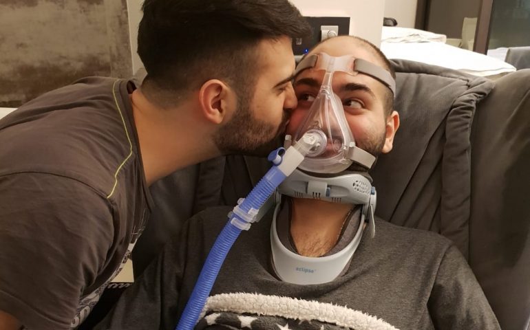 Paolo Palumbo, malato di Sla, ammesso a terapia sperimentale in Israele. Al via la raccolta fondi per aiutarlo