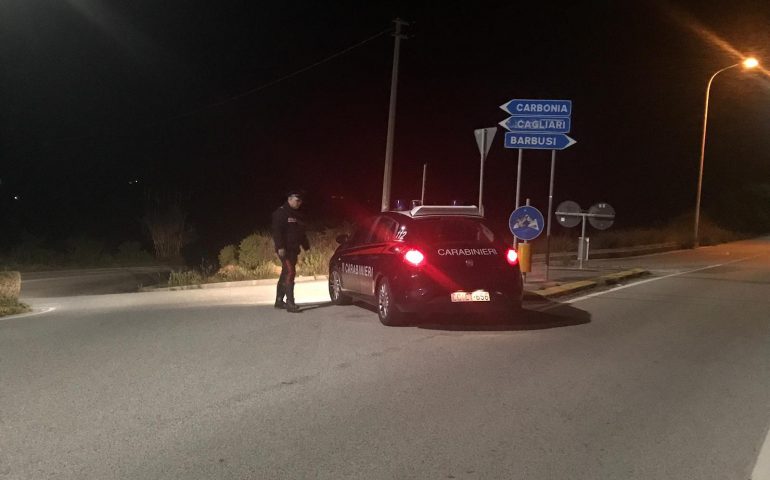 Carbonia: 25enne ubriaco alla guida inseguito dai carabinieri investe una coppia di pensionati. Arrestato