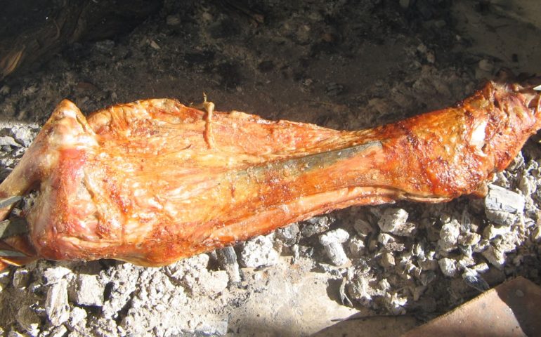 La ricetta Vistanet di oggi: capretto arrosto, uno dei piatti più famosi della gastronomia sarda