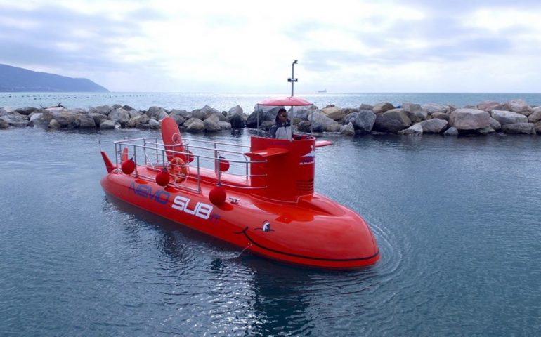 Oggi arriva Nemo Sub, un sottomarino rosso a Cagliari per far vedere da vicino le bellezze dei fondali