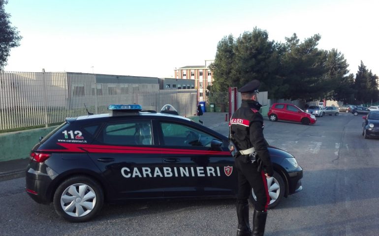 Rapina in due bar di Sestu. Uomo armato di pistola minaccia le bariste e porta via il denaro