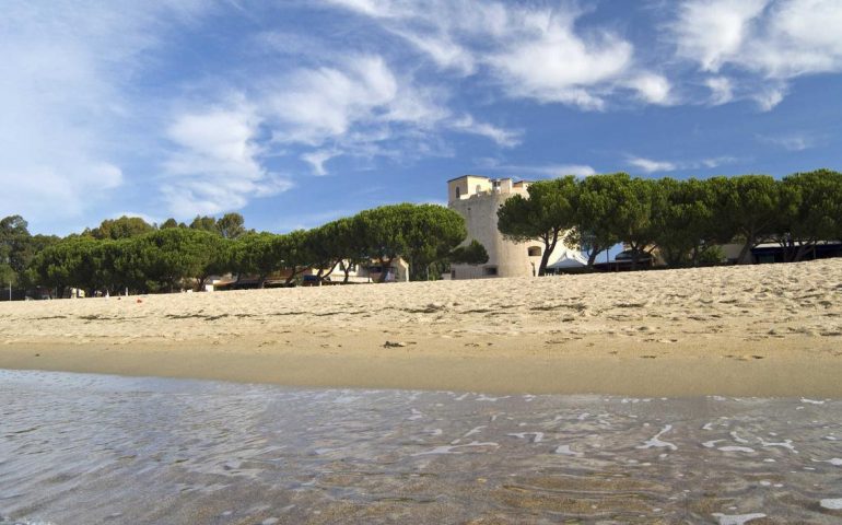 Anche nella spiaggia di Torregrande sarà vietata la plastica