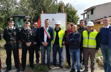 Foto-di-gruppo-prima-pietra-caserma-carabinieri